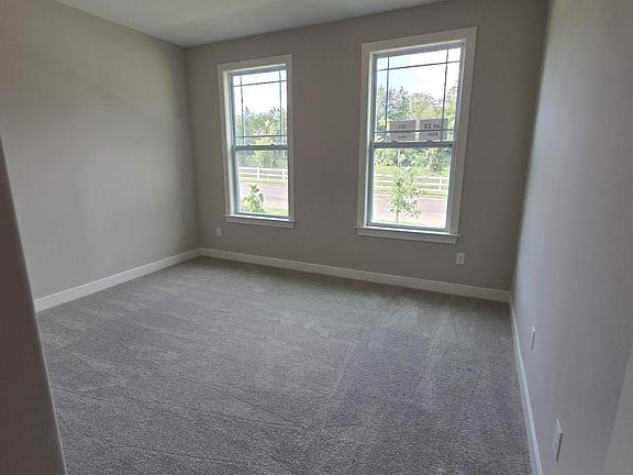 4th image of 531 Laurel Park Dr