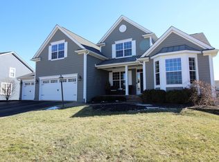 3327 McCammon Estates Dr, Lewis Center, OH 43035
