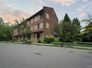 537 Lewis St, Birmingham, MI 48009