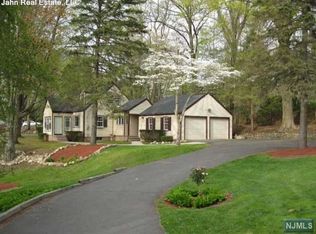 219 W Ramapo Ave, Mahwah, NJ 07430