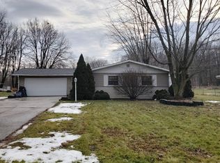 610 N Meadow Ln, Kendallville, IN 46755
