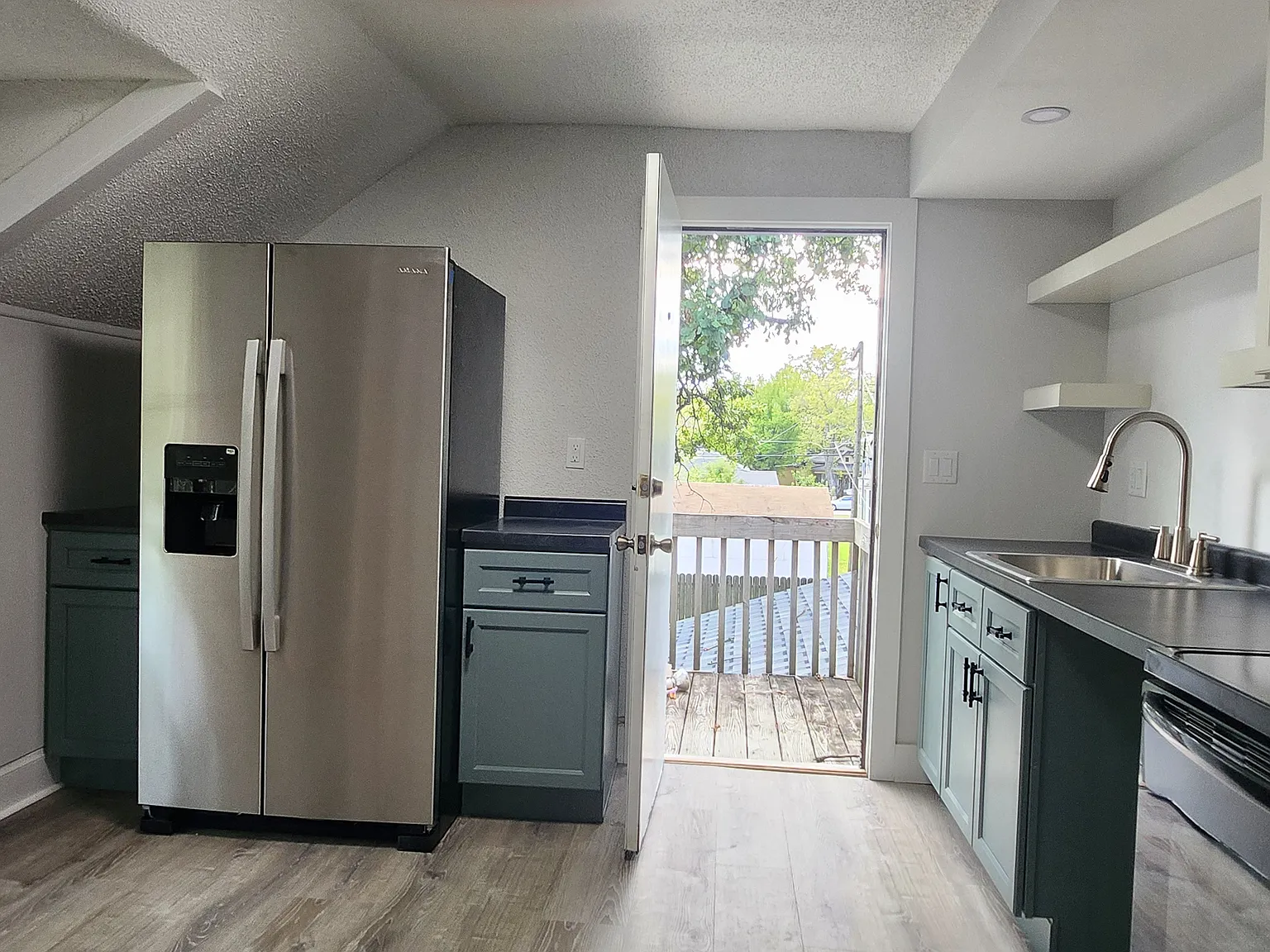1 bed, 980 sqft, $895 — Photo 3