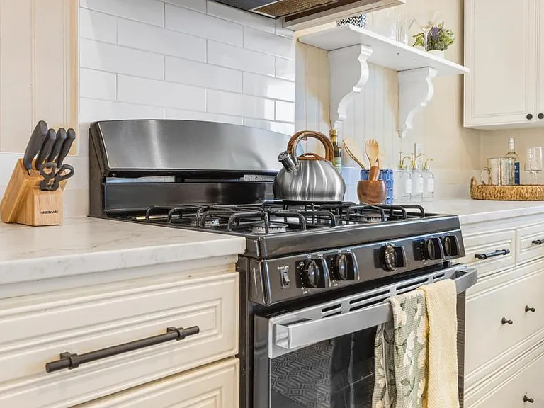 28461 Portsmouth Dr — Photo 11