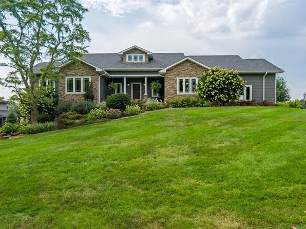 3236 N Fernwood Dr, Cumming, IA 50061