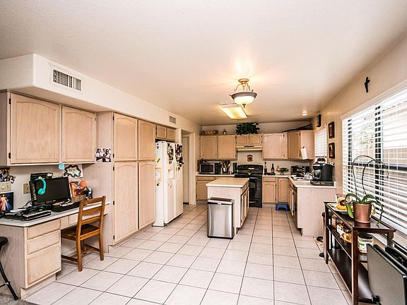 2nd image of 5954 E Kelton Ln