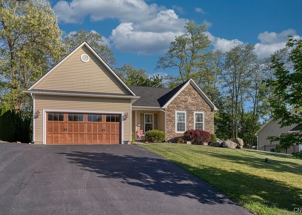 1st image of 51 Aspen Springs Dr