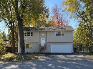 7211 Hiawatha Dr, Wonder Lake, IL 60097