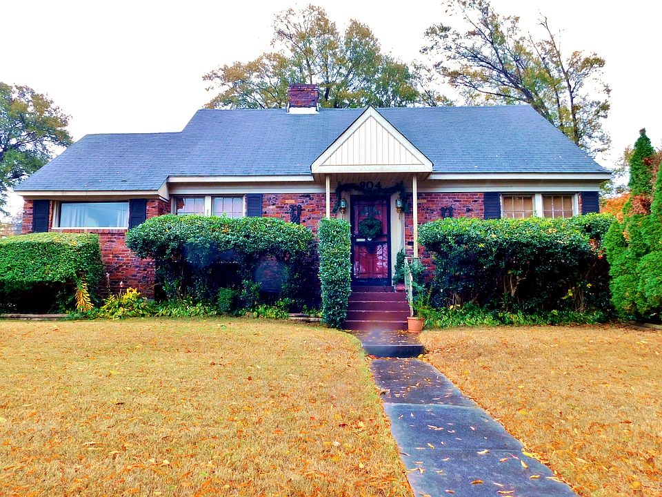 1st image of 904 East Dr