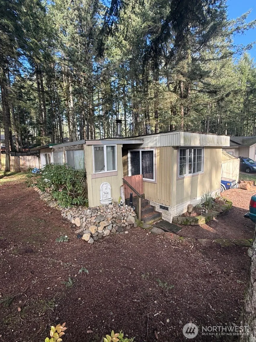 10 E Barnsby Place photo 1