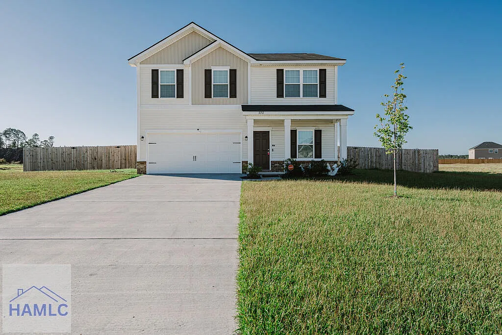 5 bed, 3.0 bath, 2256 sqft, $2,450 — Photo 1