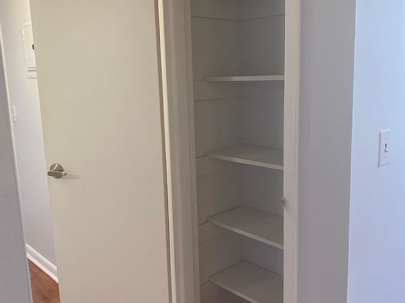 5th image of 262 Van Buren St APT 3B
