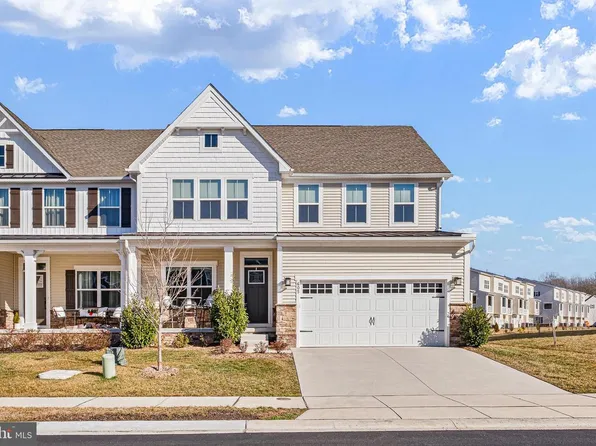 605 Longleaf Dr, Newark, DE 19702