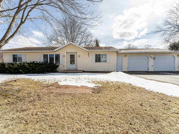 1490 Wellington Dr, Reedsburg, WI 53959