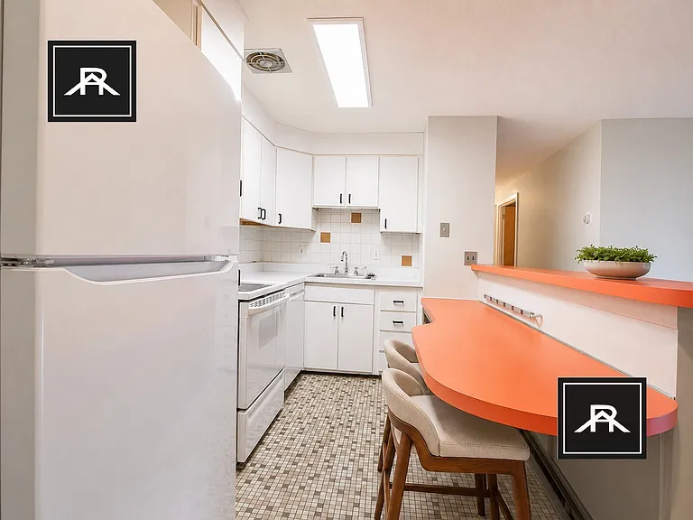 52 Green St #409 — Photo 4