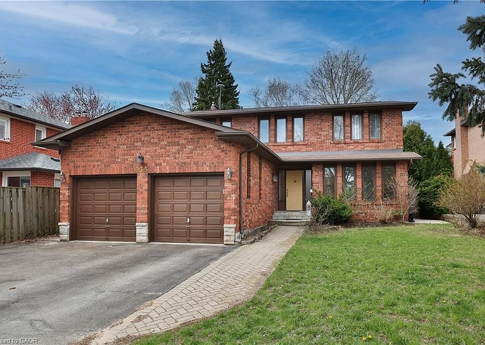 1st image of 935 Red Pine Cres