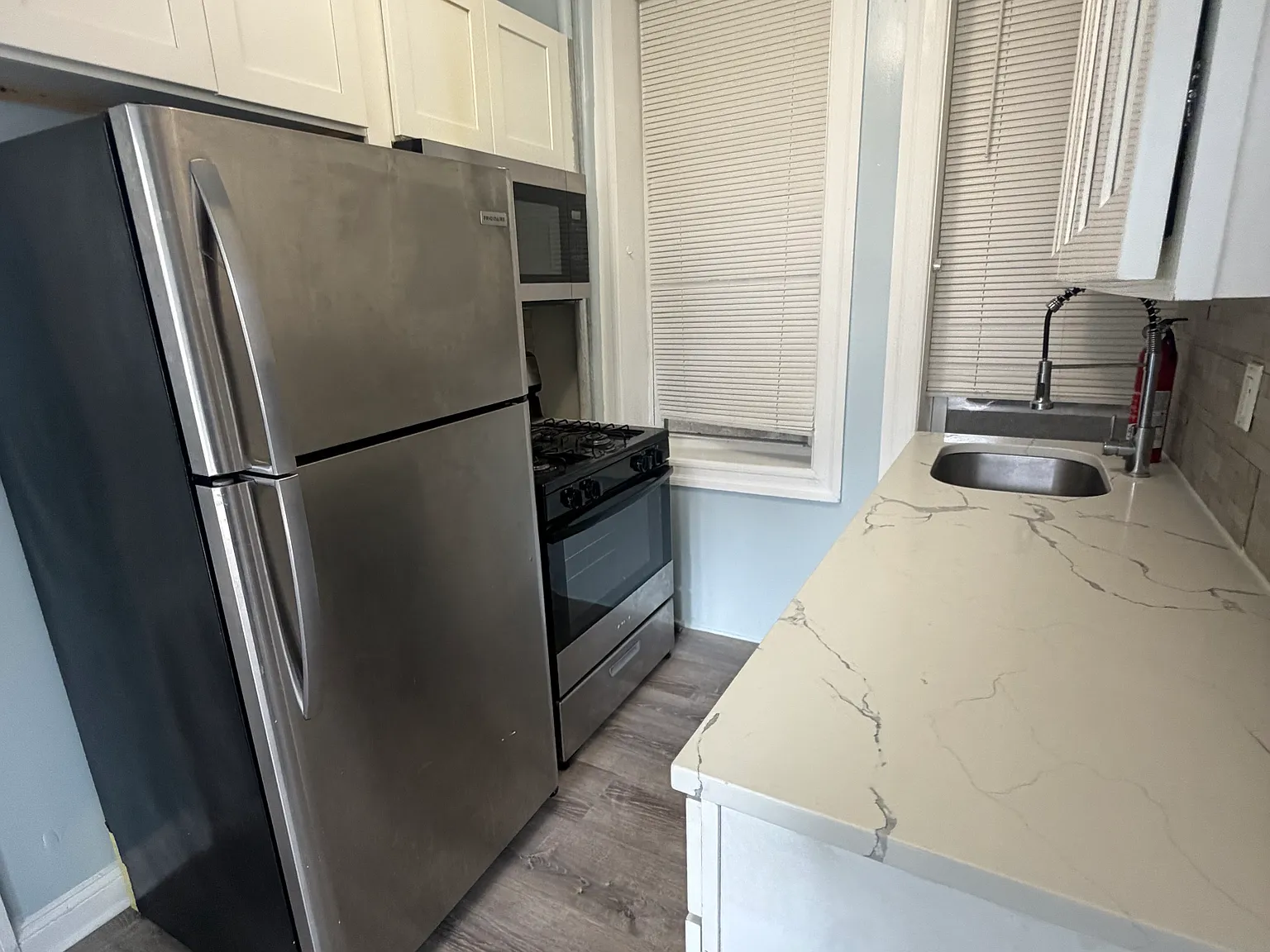 1 bed, 550 sqft, $2,300 — Photo 3