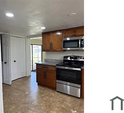 4 bed, $2,000 — Photo 2
