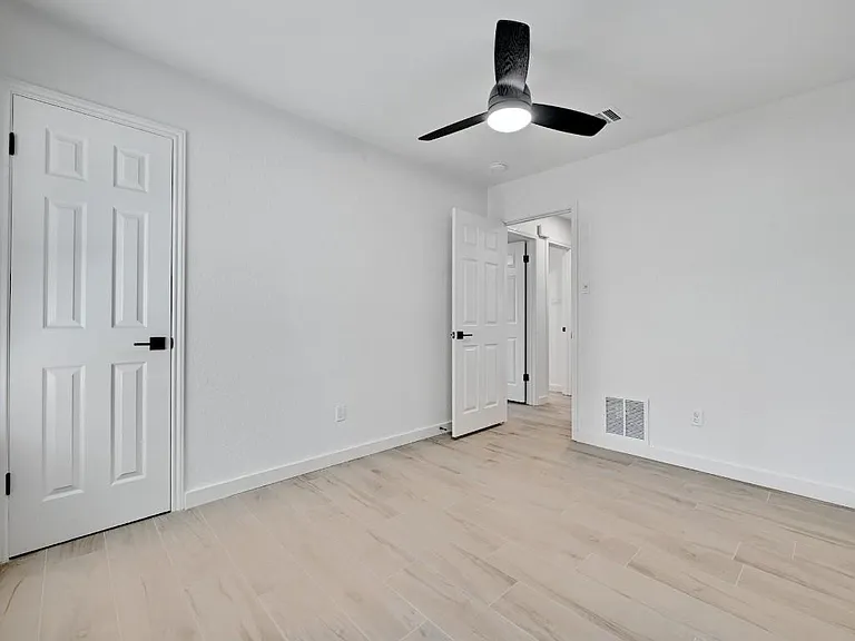 1714 Kimmerling Ln — Photo 26