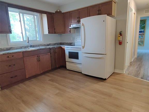 5th image of 234 Brock St #6
