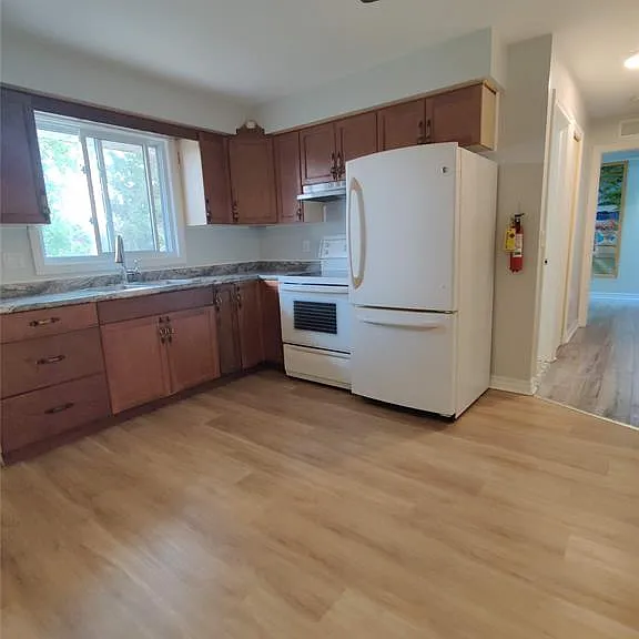 234 Brock St #6 — Photo 5