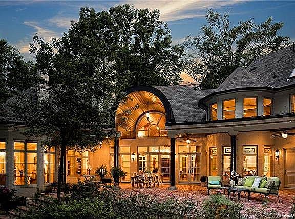 Rear area for relaxing