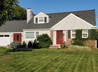 6 Williams Rd, Kendall Park, NJ 08824