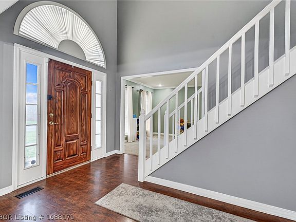 5th image of 10809 Barrington Ln