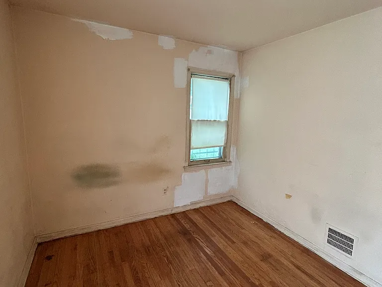 19820 Lyndon St — Photo 14