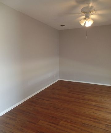 5th image of 5206 Crown Ln