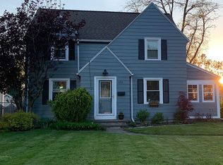 111 Cooper Rd, Rochester, NY 14617