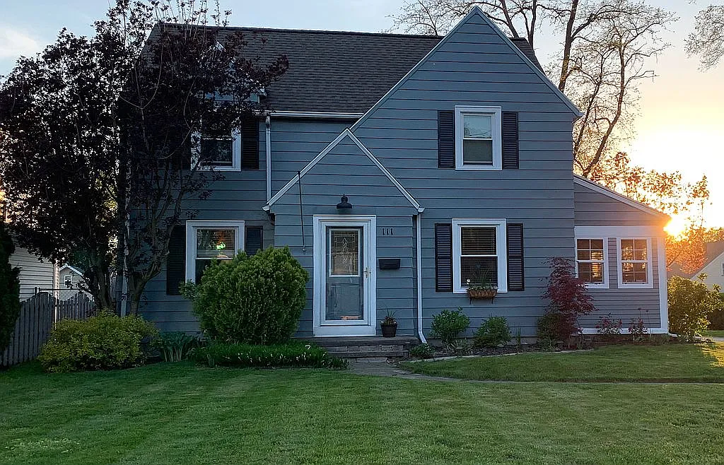 111 Cooper Rd photo 1
