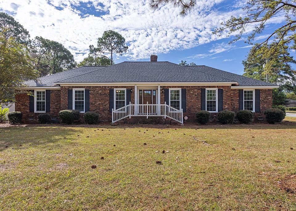 1st image of 500 Greenwood Dr