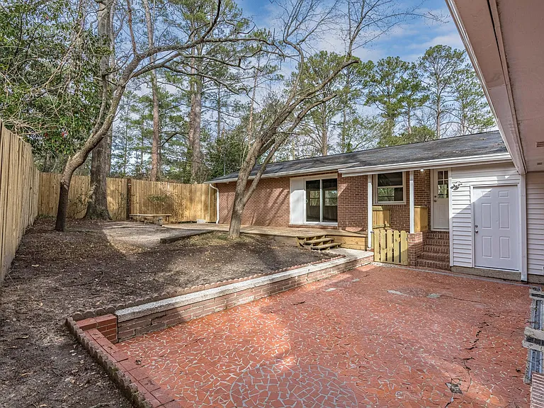 1537 Brennen Rd — Photo 30