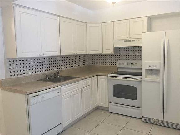 4th image of 1120 102nd St APT 5