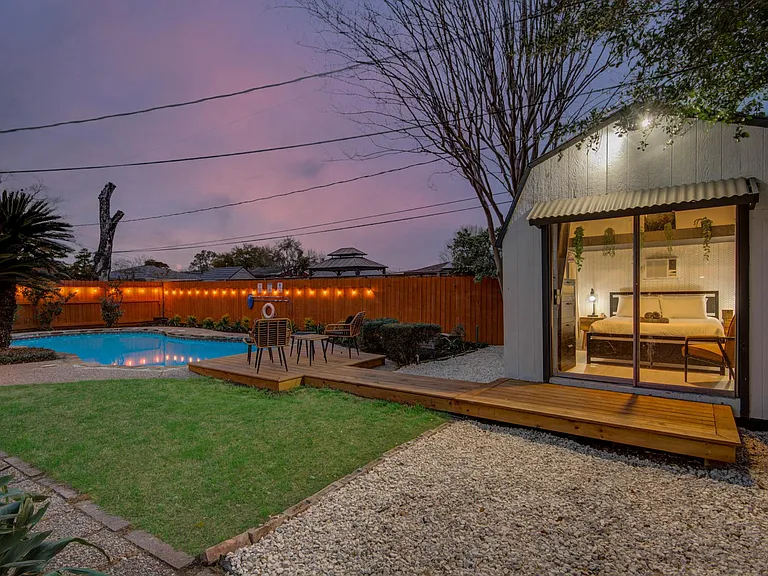 9406 Opelika St — Photo 33
