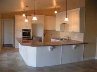 21696 Stockdale Hwy, Bakersfield, CA 93314