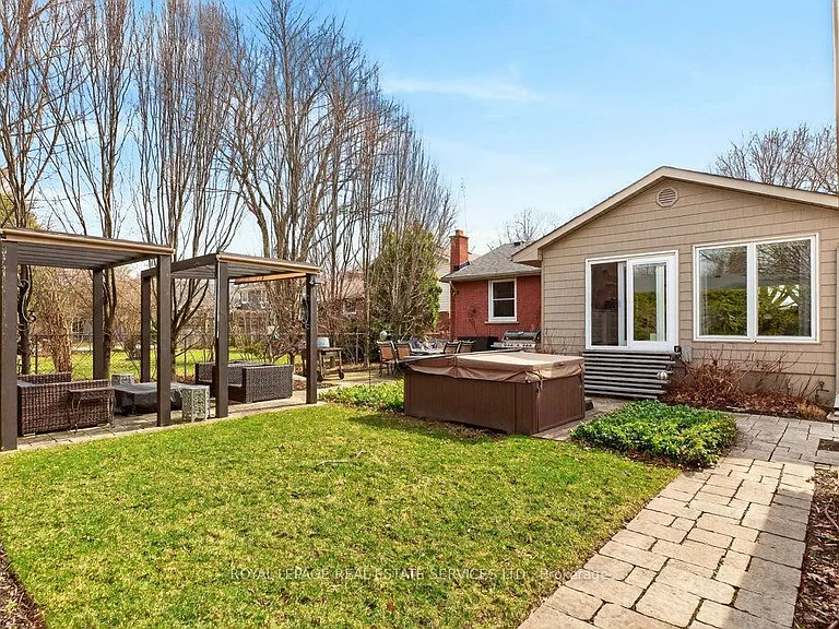589 Arlington Blvd — Photo 37