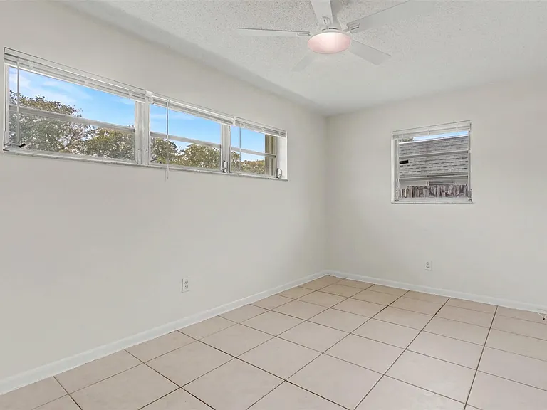 6821-6825 NW 11th Pl #6825 — Photo 36