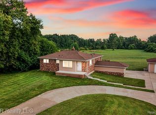 27771 West Rd, New Boston, MI 48164