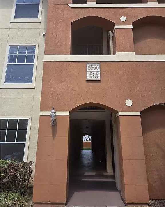 5566 Metrowest Blvd #2-205