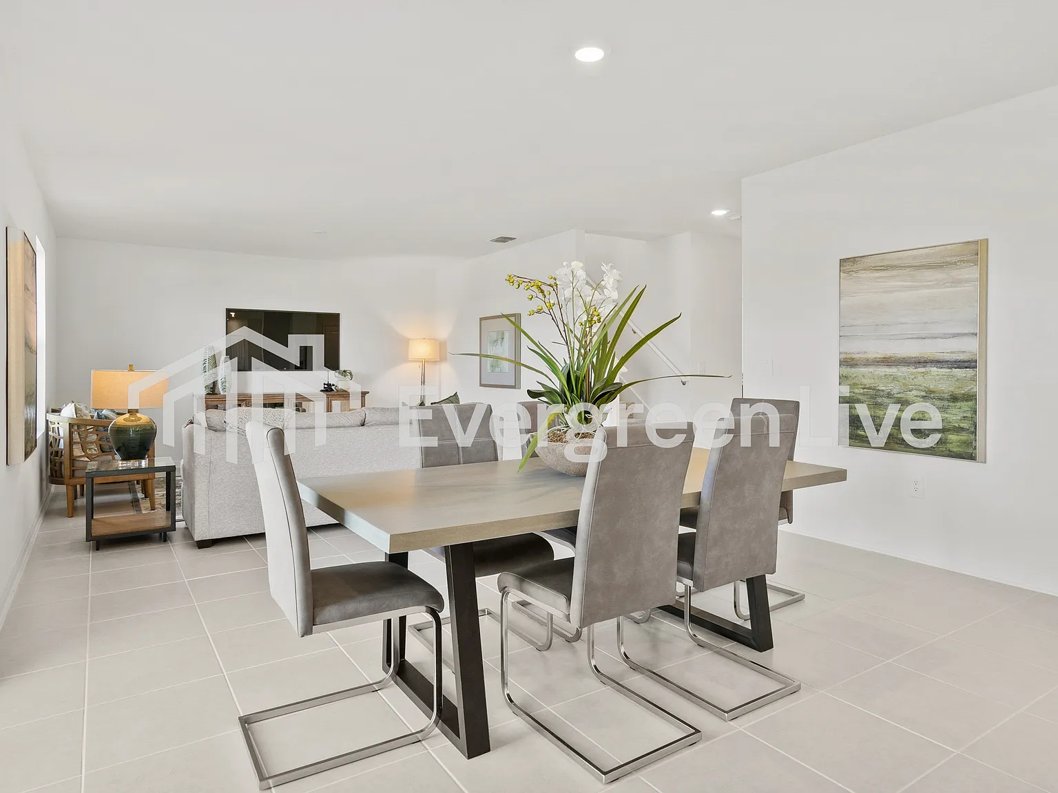 5 bed, 3.0 bath, 2451 sqft, $2,465 — Photo 3