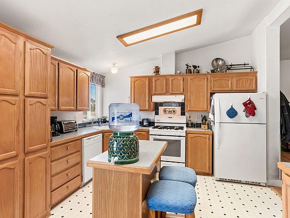 5th image of 7383 Hartley Road