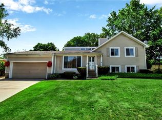 4025 Autumnway Ln, Hamburg, NY 14075