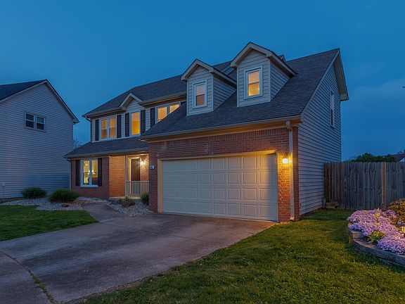 3rd image of 801 Palomino Ln
