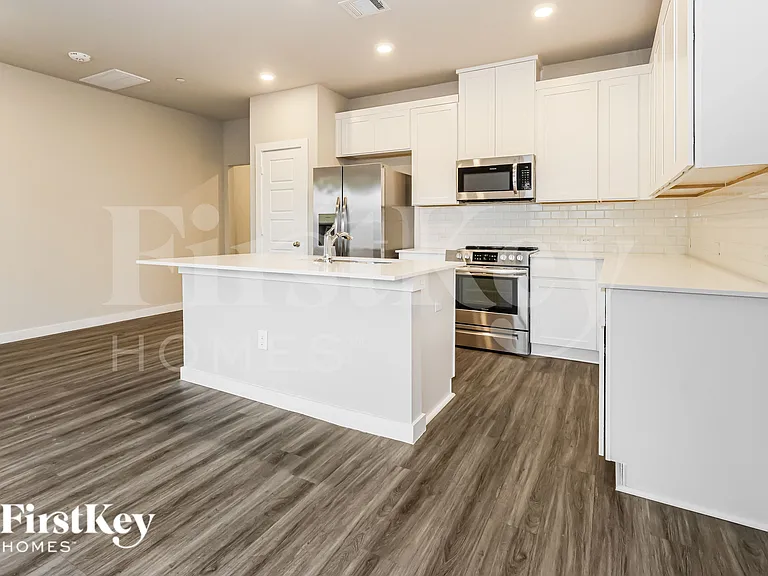 18326 W Centro Cir — Photo 10