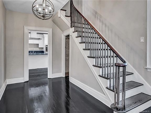 3rd image of 601 Chapel St #A