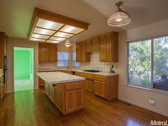 4th image of 987 Embarcadero Dr