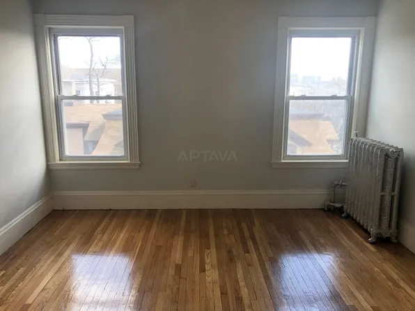 127 Summer St #3, Somerville, MA 02143