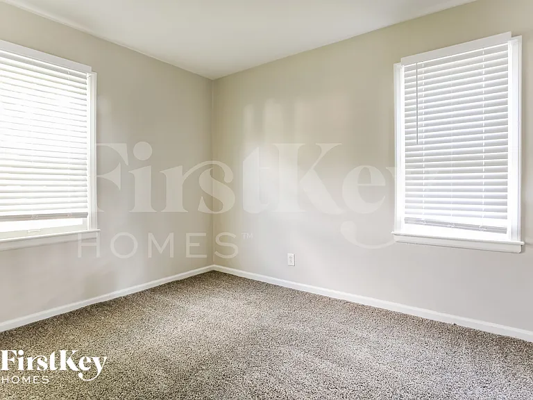 6004 Farley Ave — Photo 10