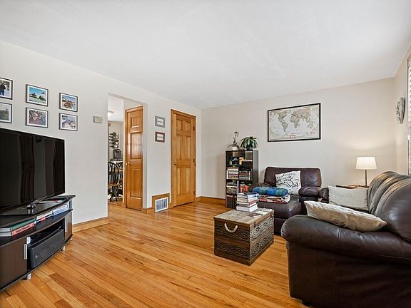2nd image of 232 Quincy Shore Dr #B
